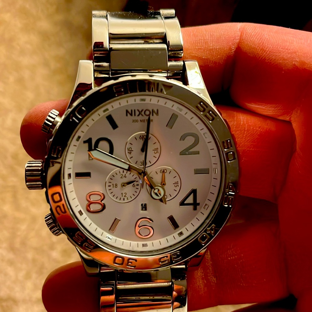 Nixon silver and white mens watch 51-30